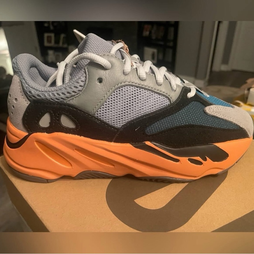 (NWT) Yeezy Boost 700 “Wave Runner”– Men’s Size 4 – Brand New